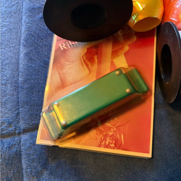 Assorted Ribbon Collection in Various Colors - Picture 3 of 4